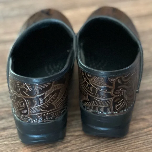 Dansko Brown Floral Paisley Embossed tooled sz 38 - Picture 4 of 13
